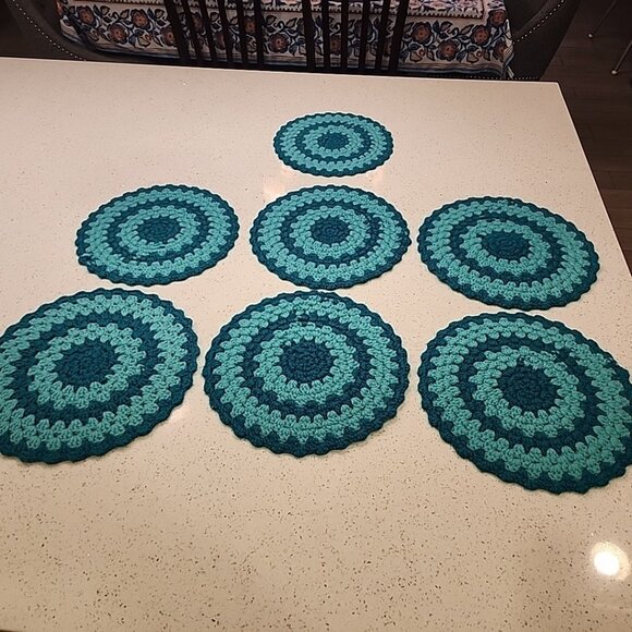 Vintage Crochet Round Placemats Blue Aqua Set Of 7 12" - Picture 1 of 4